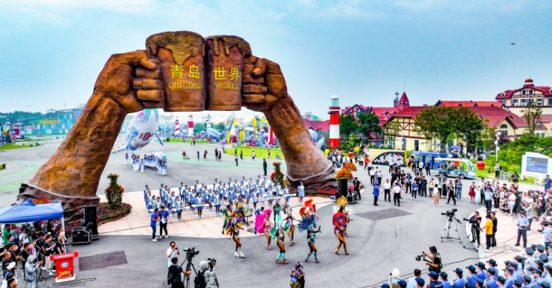 青島西海岸新區(qū)金沙灘啤酒城今日開城！